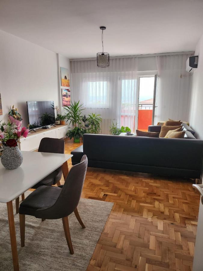 One Bedroom Apartment - Close The City Center! Prishtina Pristina Extérieur photo