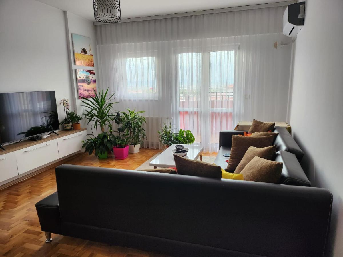 One Bedroom Apartment - Close The City Center! Prishtina Pristina Extérieur photo